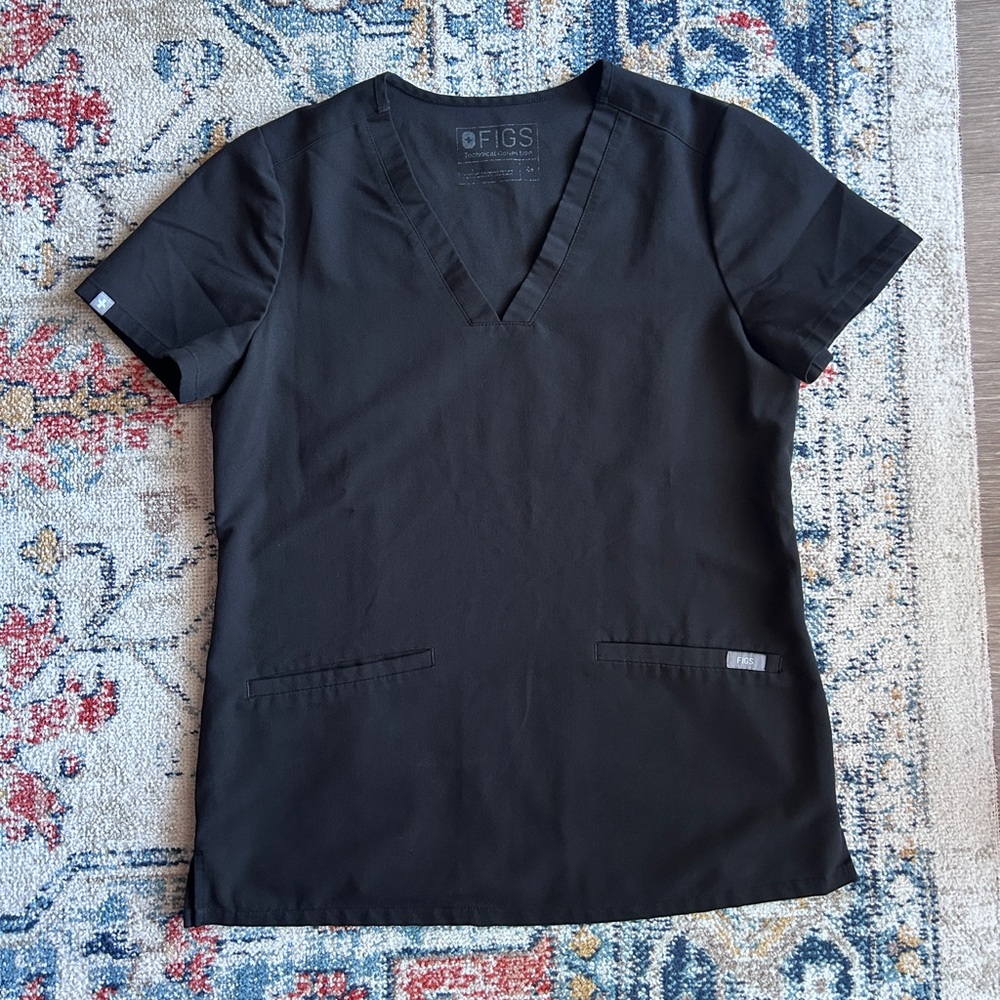 Figs scrub top